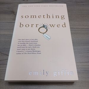 🤯2/$15 Something Borrowed by Emily Giffin - Paperback Book